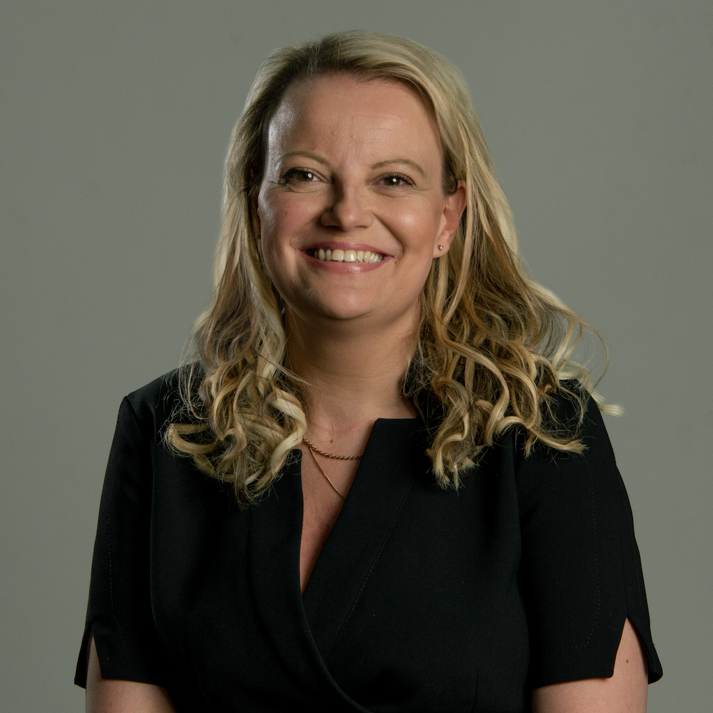 Dr Erika Szita-Szegedi